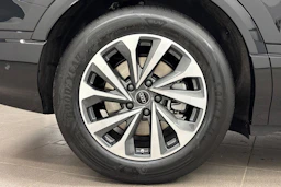met. musta Audi Q6 e-tron 2026 kuva 10.