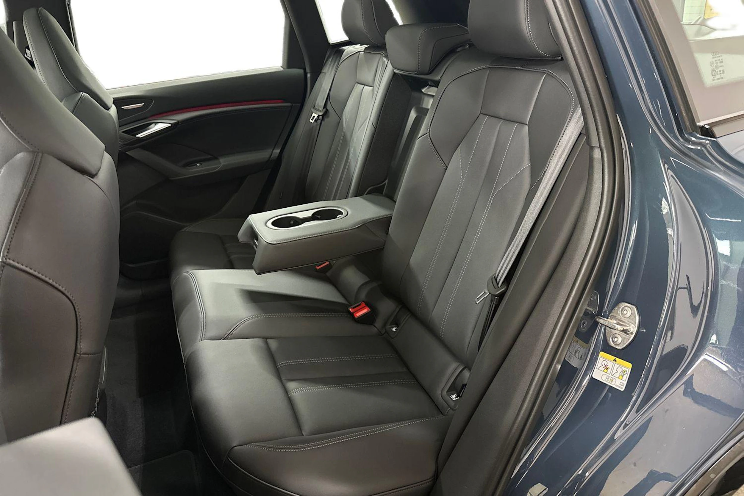 plasma sininen Audi Q6 e-tron 2026 kuva 8.