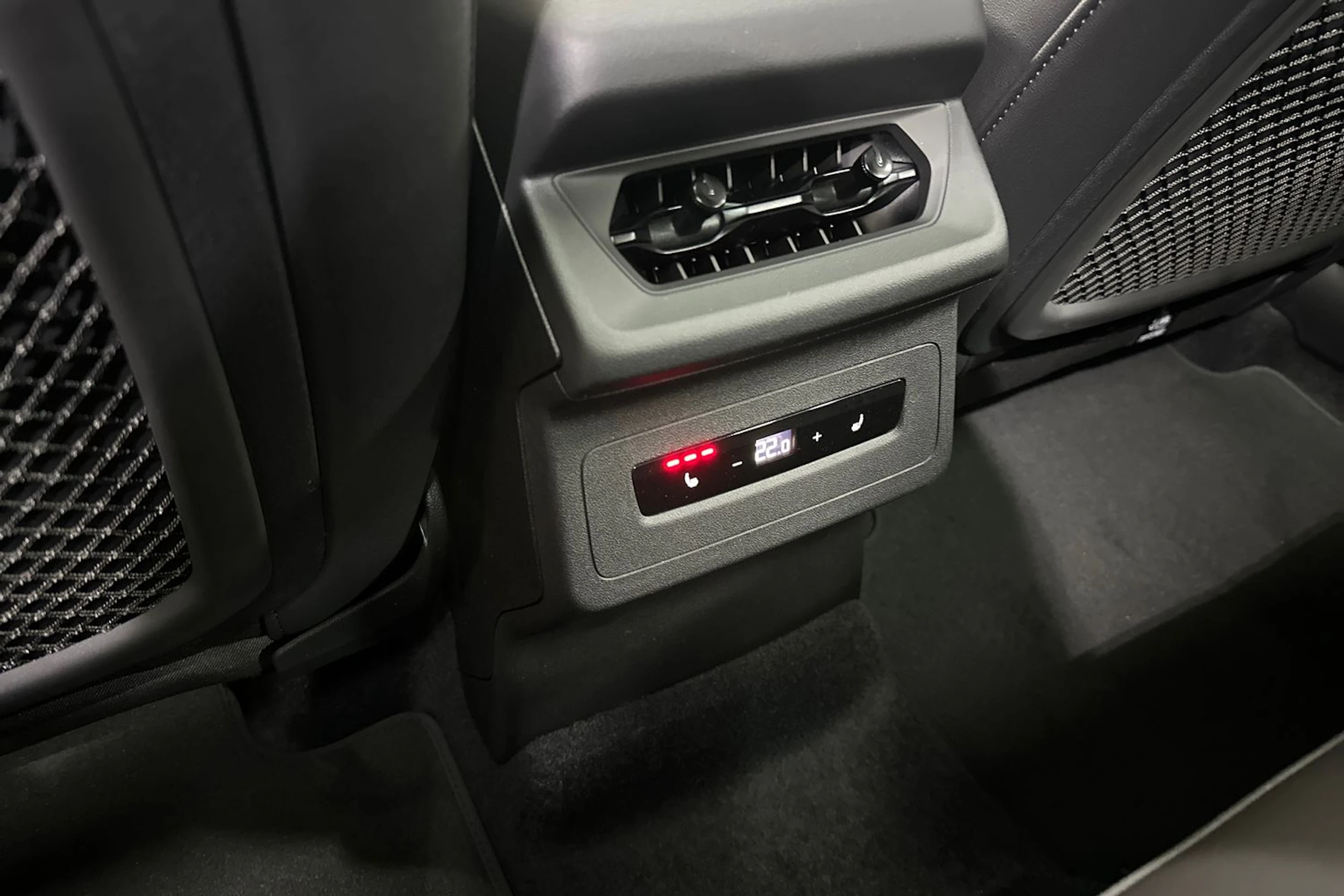 plasma sininen Audi Q6 e-tron 2026 kuva 12.