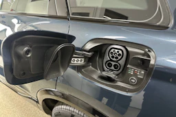 plasma sininen Audi Q6 e-tron 2026 kuva 13.