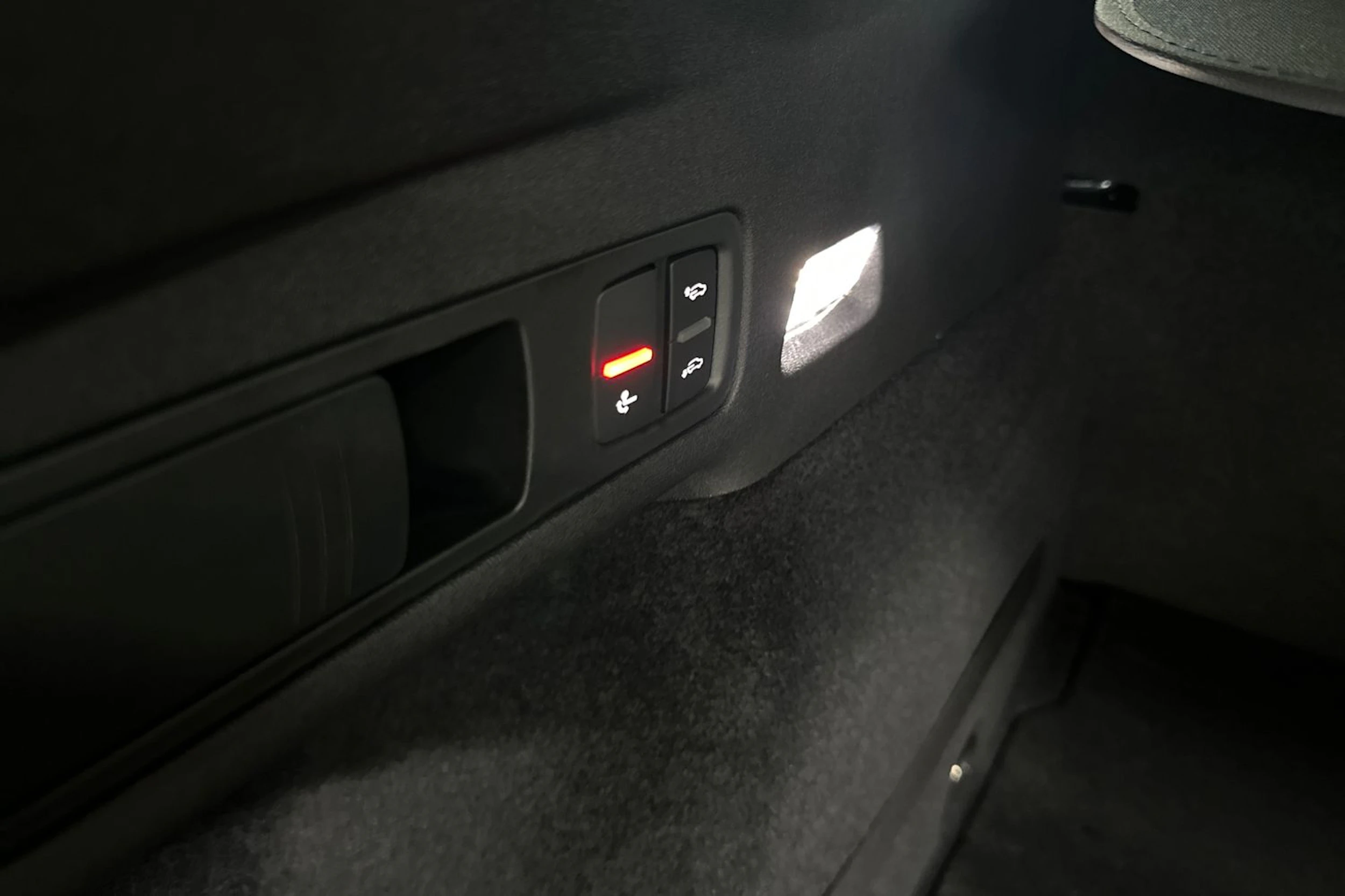 plasma sininen Audi Q6 e-tron 2026 kuva 16.