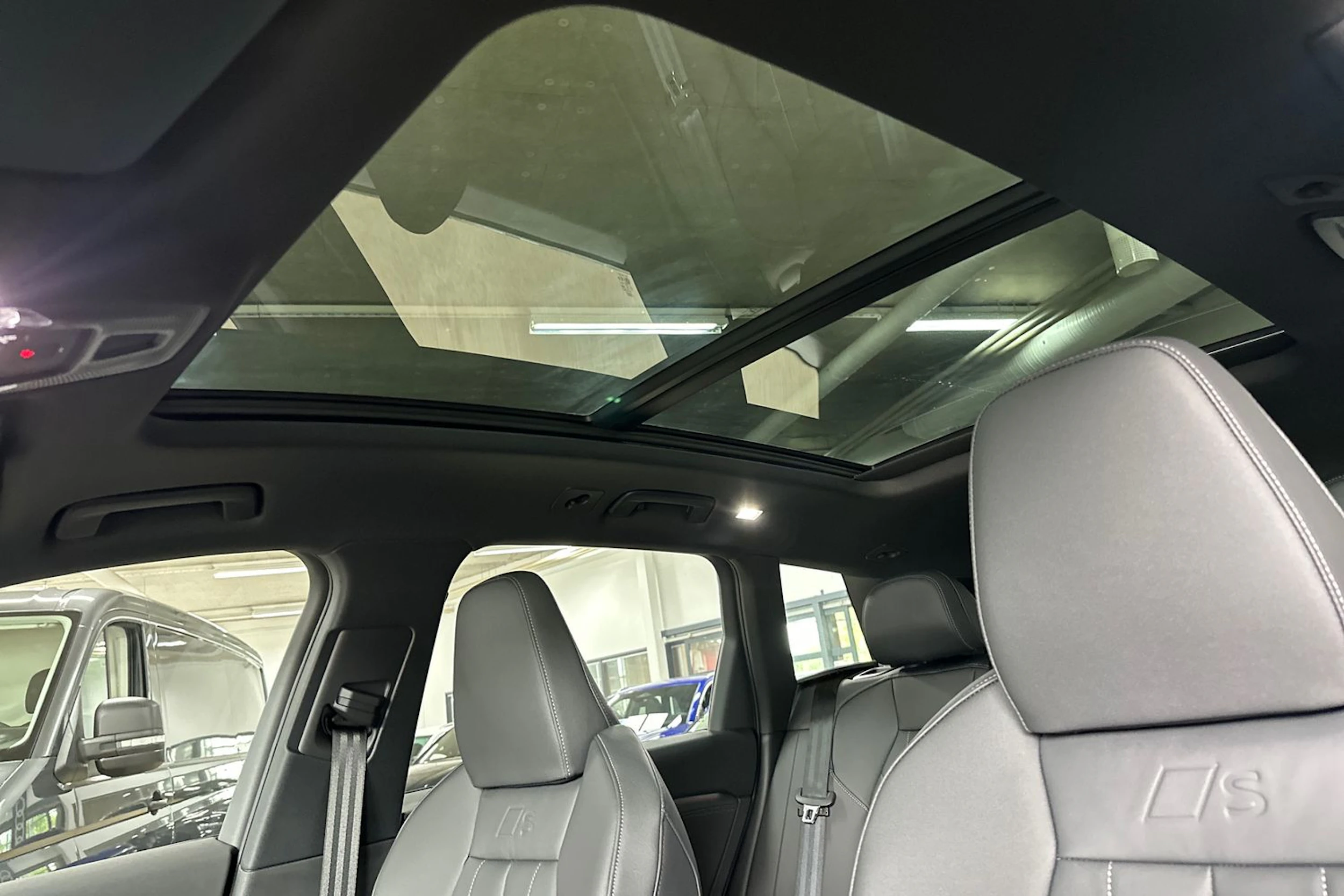 plasma sininen Audi Q6 e-tron 2026 kuva 39.