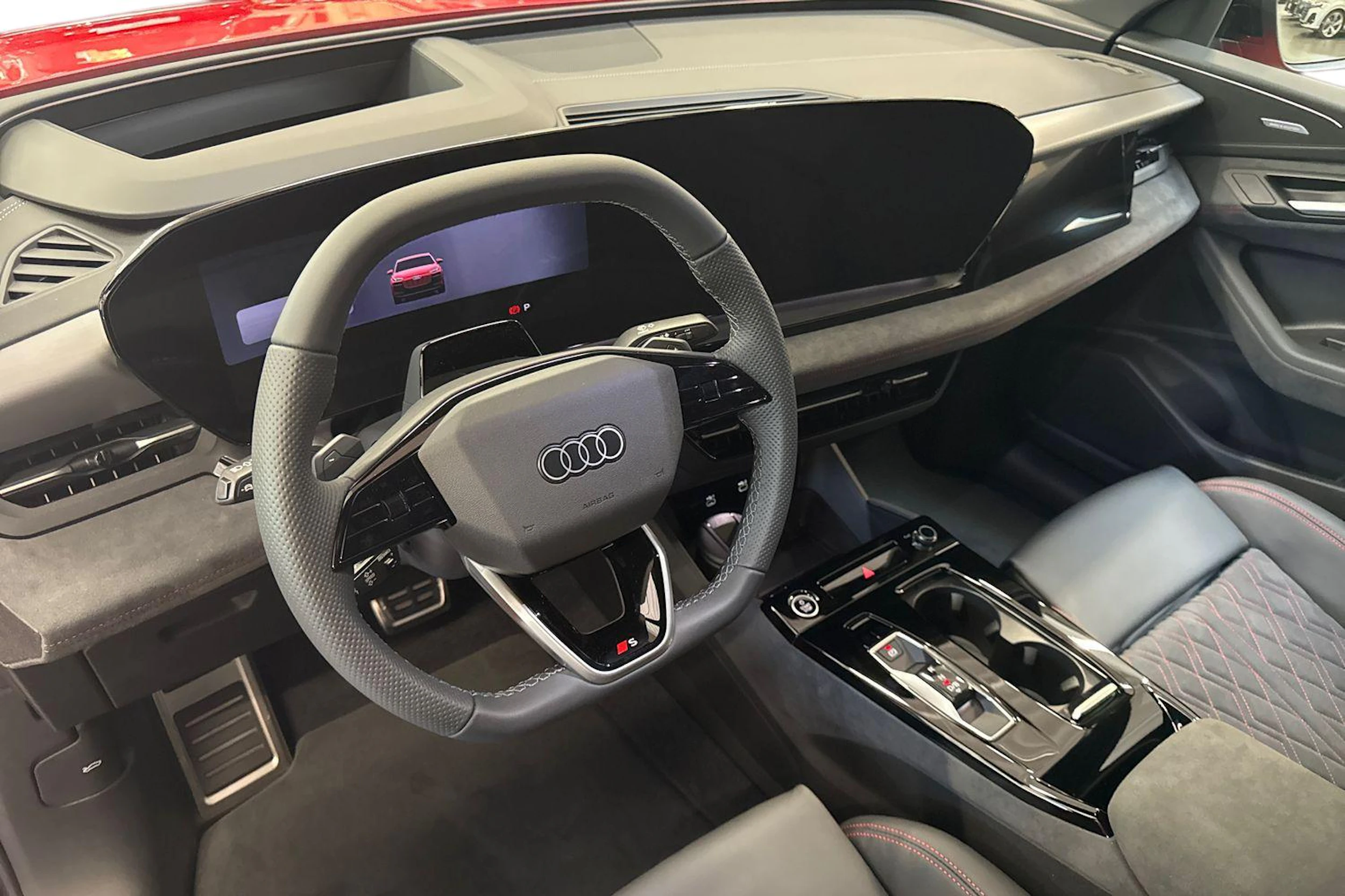 met. punainen Audi Q6 e-tron 2026 kuva 6.