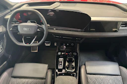 met. punainen Audi Q6 e-tron 2026 kuva 7.