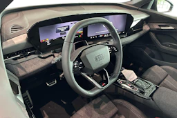musta Audi Q6 e-tron 2026 kuva 6.