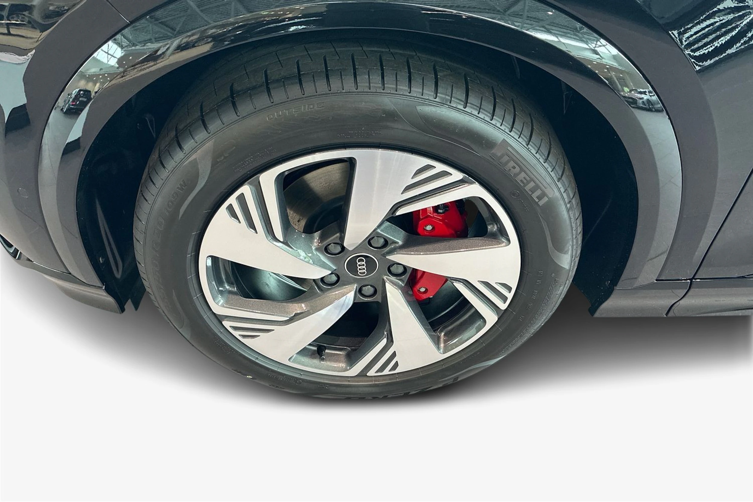 musta Audi Q6 e-tron 2026 kuva 9.
