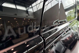 musta Audi Q6 e-tron 2026 kuva 11.