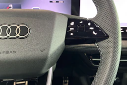 musta Audi Q6 e-tron 2026 kuva 15.