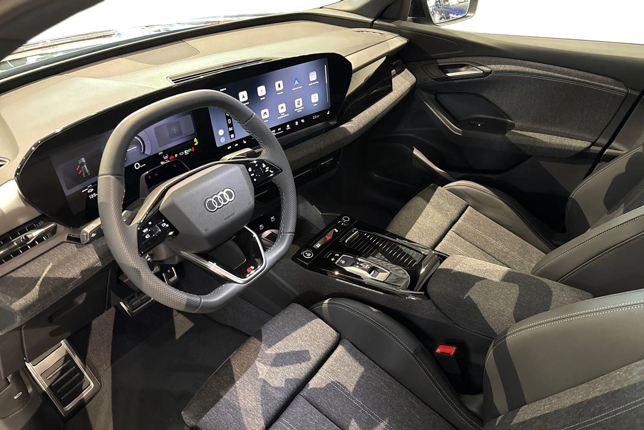 met. musta Audi Q6 e-tron 2026 kuva 6.