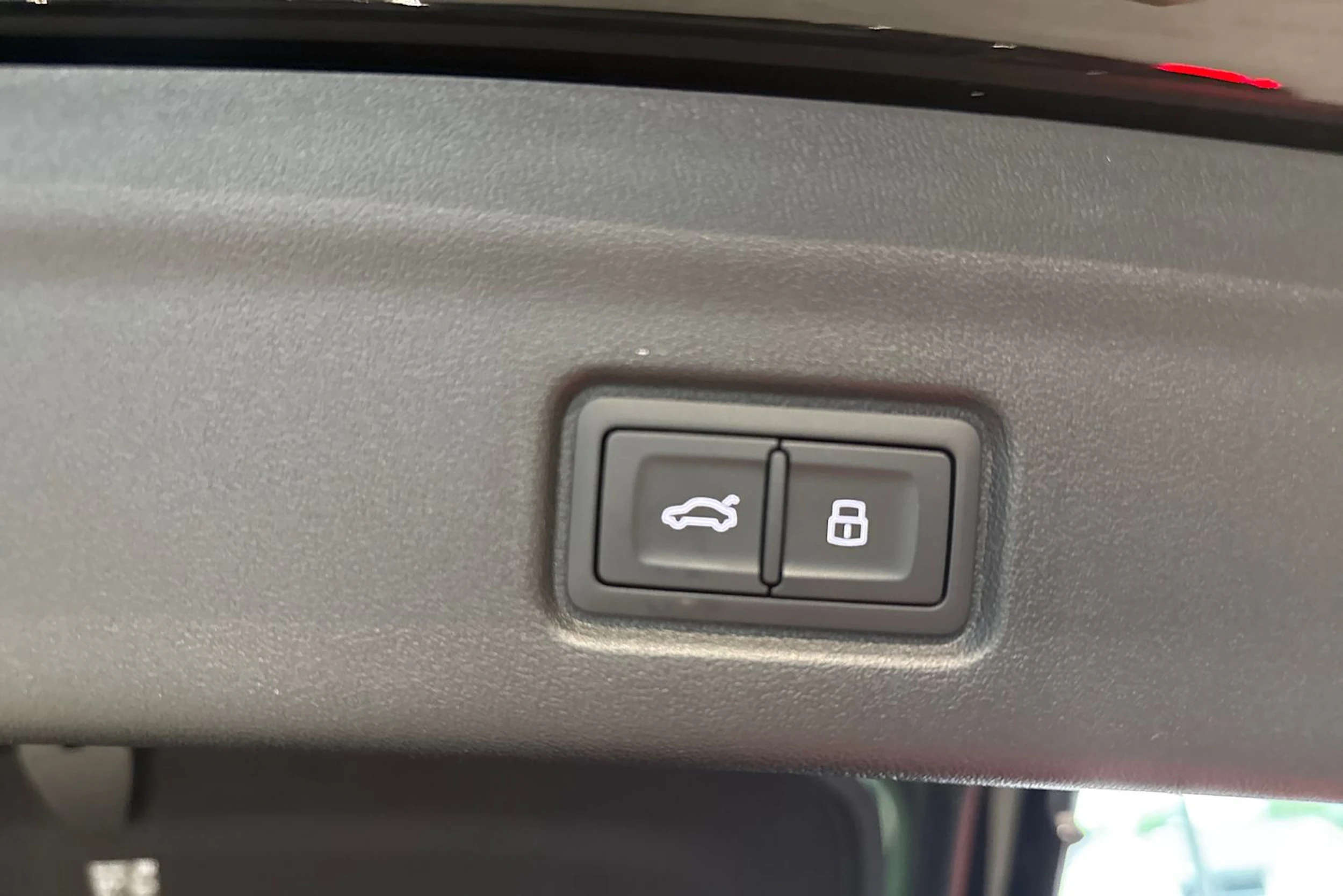 met. musta Audi Q6 e-tron 2026 kuva 14.