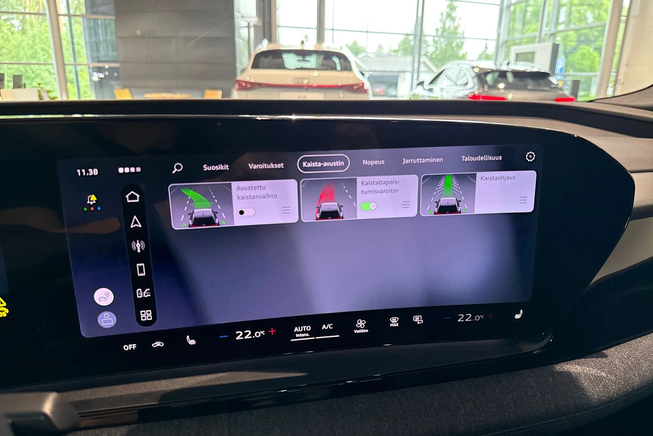 met. musta Audi Q6 e-tron 2026 kuva 19.