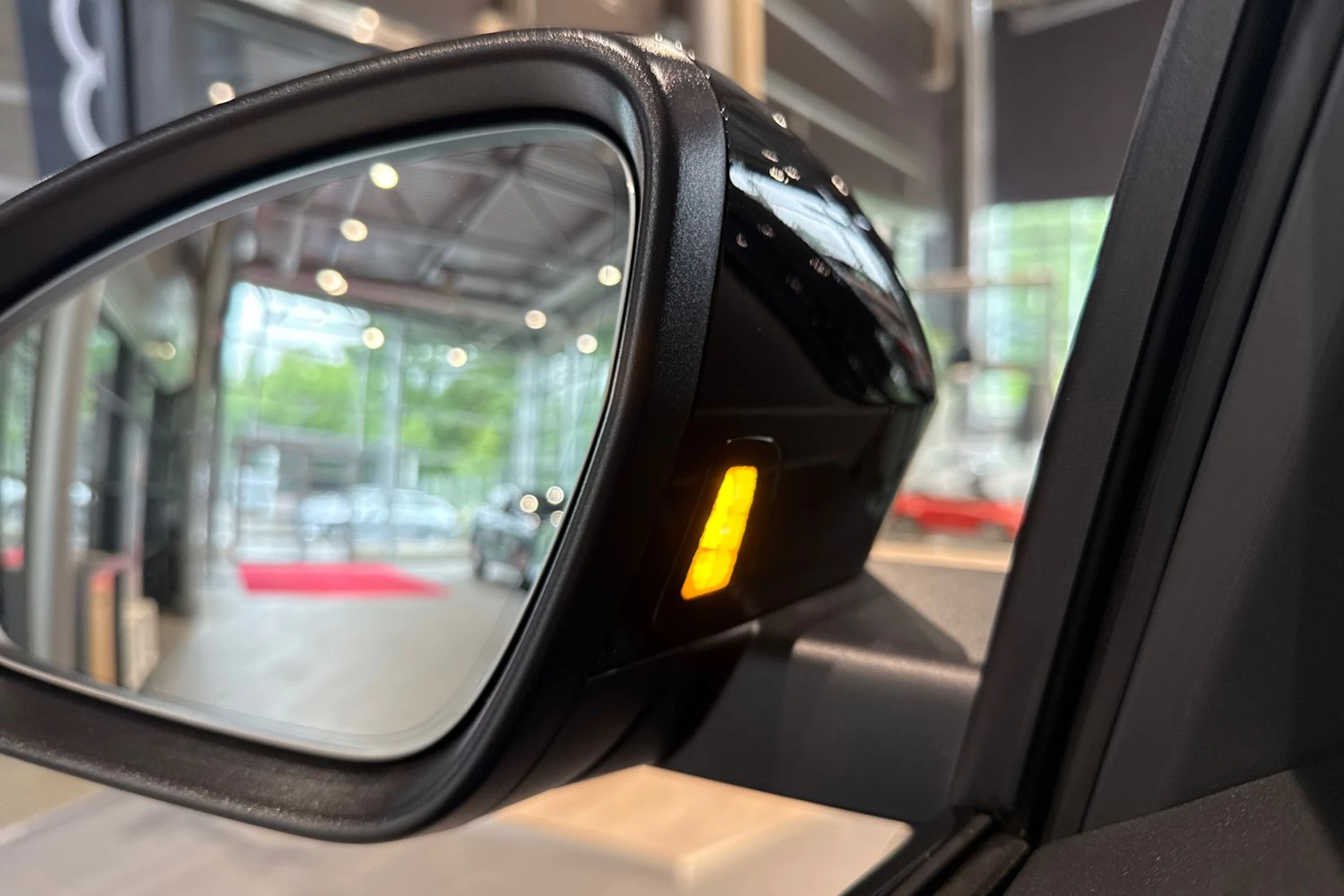 met. musta Audi Q6 e-tron 2026 kuva 22.