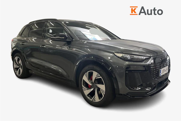Audi Q6 e-tron quattro S line | lmajouset | Koukku | S Line | Musta Optiikka Pro | Kahdet renkaat |