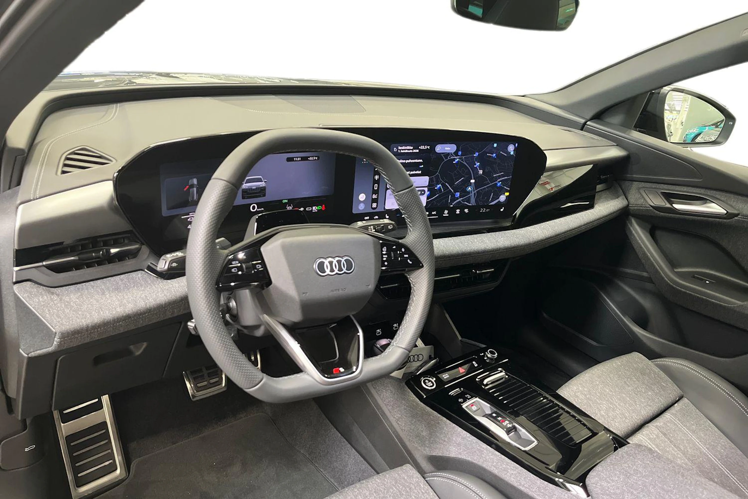 met. harmaa Audi Q6 e-tron 2026 kuva 6.