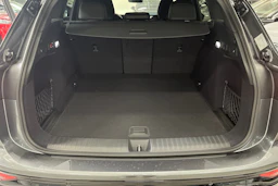 met. harmaa Audi Q6 e-tron 2026 kuva 13.