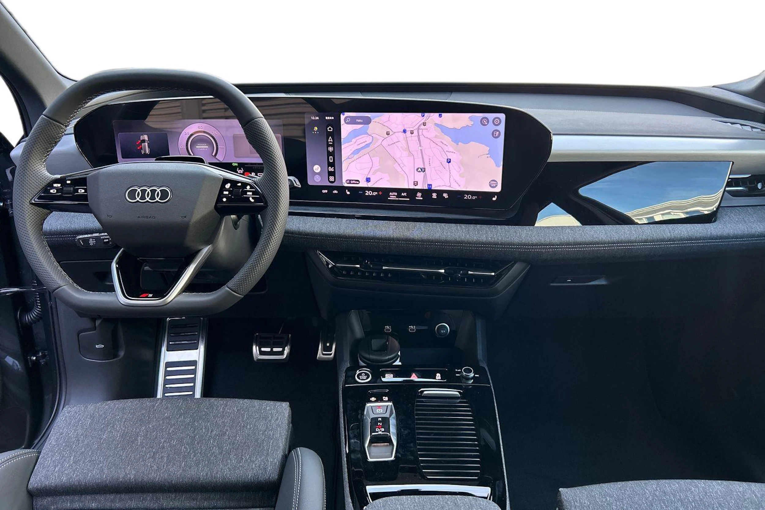 harmaa Audi Q6 e-tron 2026 kuva 7.