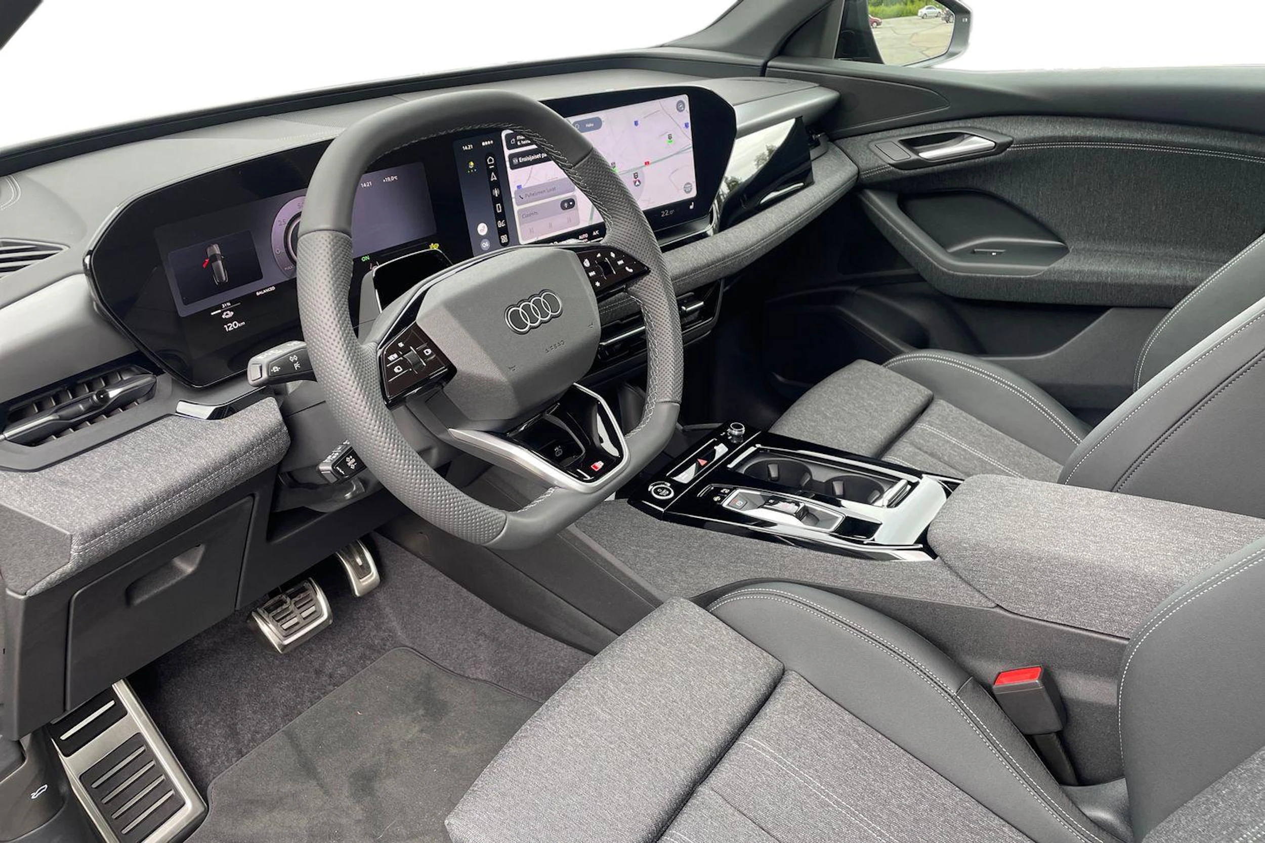 musta Audi Q6 e-tron 2026 kuva 6.