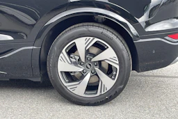 musta Audi Q6 e-tron 2026 kuva 10.