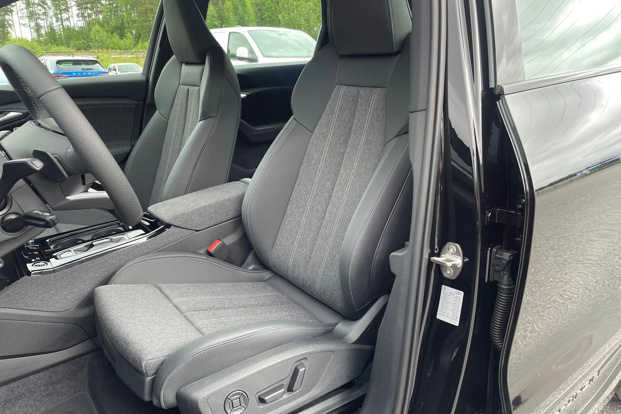 musta Audi Q6 e-tron 2026 kuva 12.
