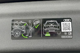 musta Audi Q6 e-tron 2026 kuva 17.