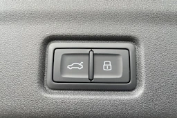 musta Audi Q6 e-tron 2026 kuva 18.