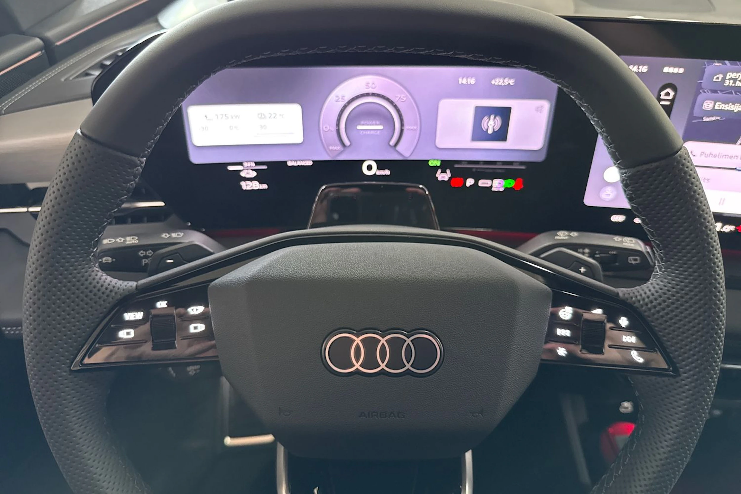 met. sininen Audi Q6 e-tron 2026 kuva 19.