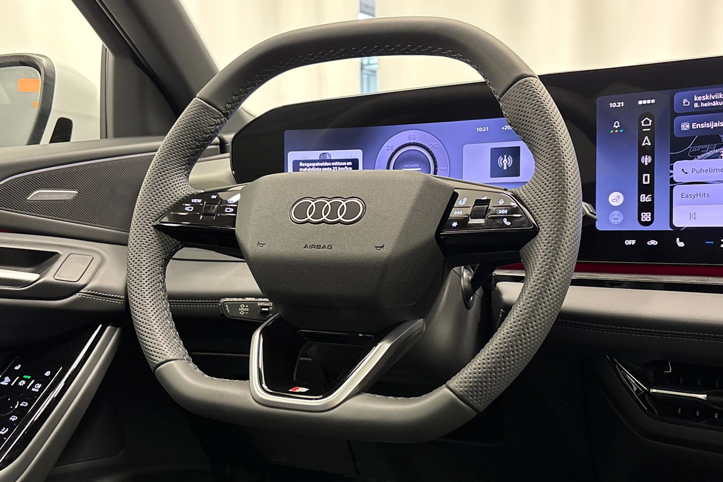 met. valkoinen Audi Q6 e-tron 2026 kuva 14.