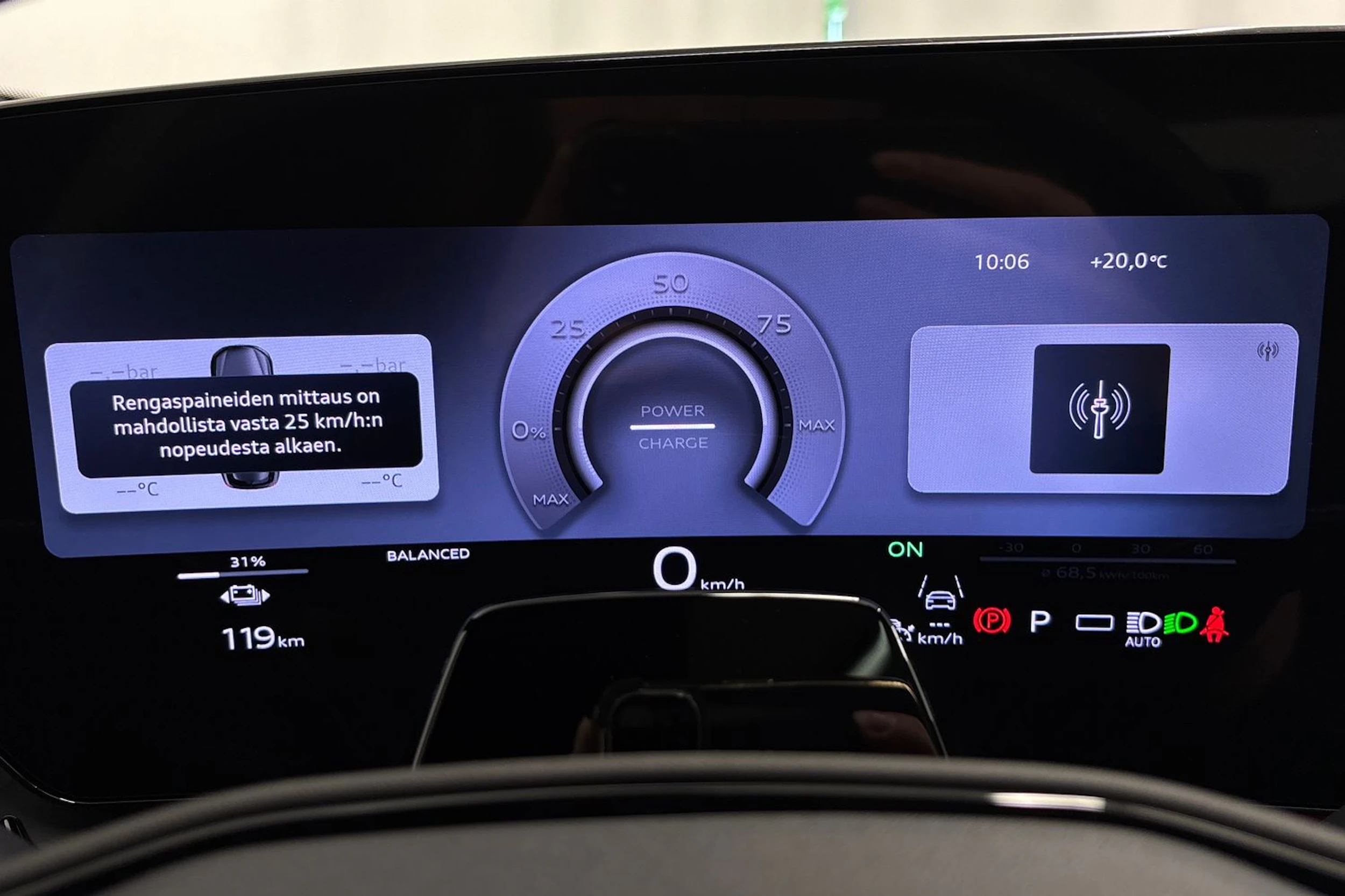 met. valkoinen Audi Q6 e-tron 2026 kuva 18.