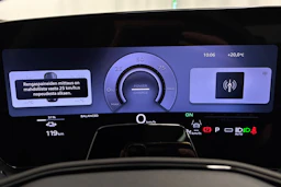 met. valkoinen Audi Q6 e-tron 2026 kuva 18.