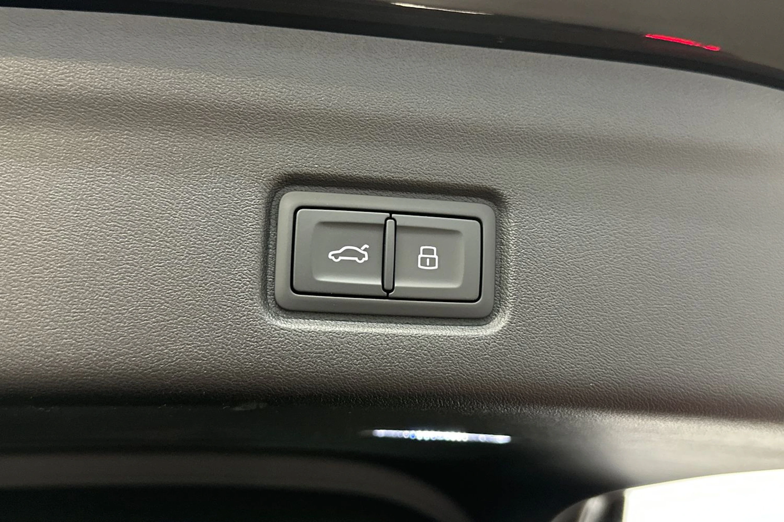 mythos musta Audi Q6 e-tron 2026 kuva 13.