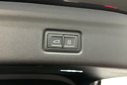 mythos musta Audi Q6 e-tron 2026 kuva 13.