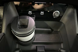 mythos musta Audi Q6 e-tron 2026 kuva 28.