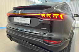 mythos musta Audi Q6 e-tron 2026 kuva 33.