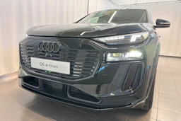 mythos musta Audi Q6 e-tron 2026 kuva 34.