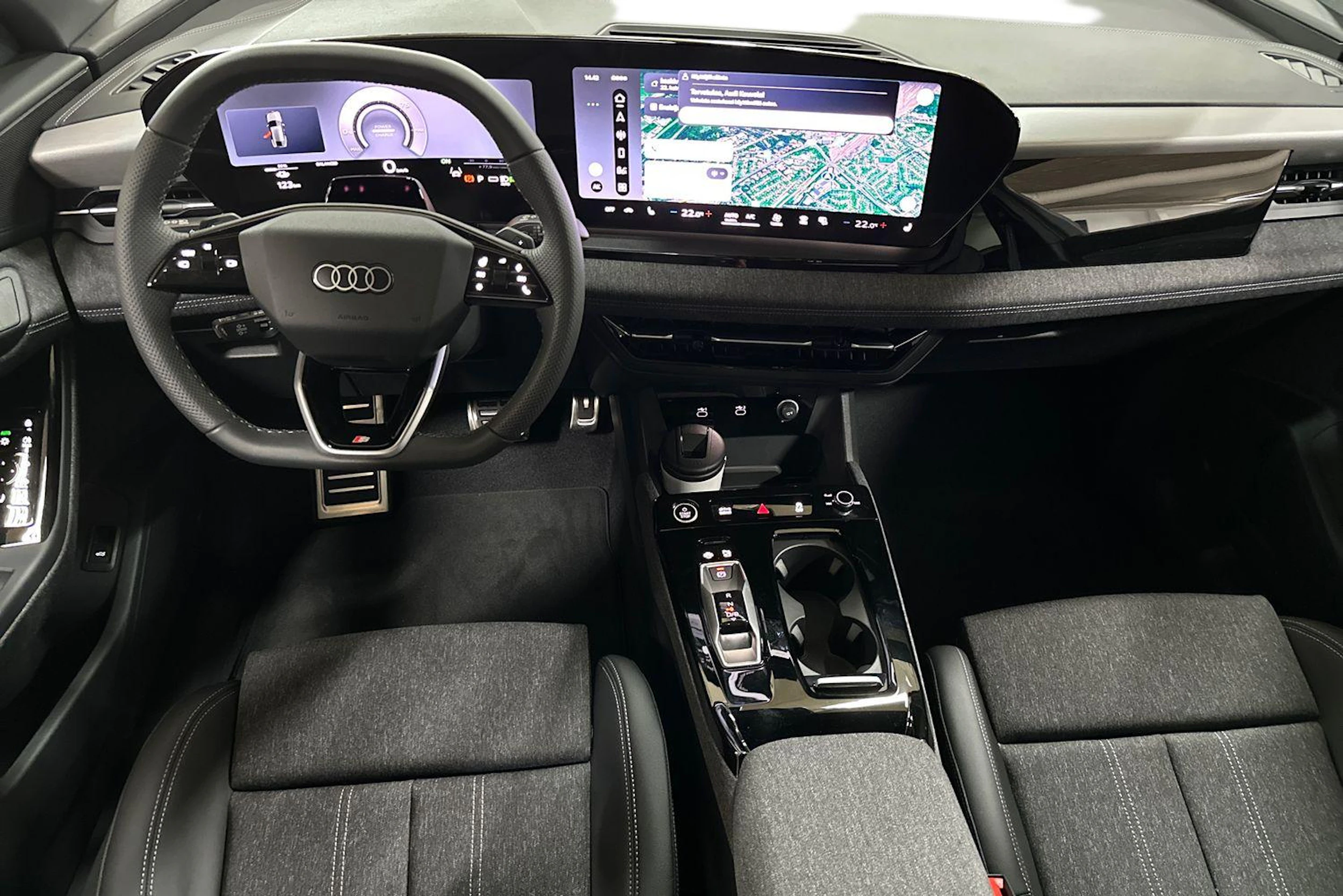 met. musta Audi Q6 e-tron 2026 kuva 7.