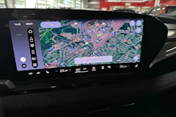 met. musta Audi Q6 e-tron 2026 kuva 23.