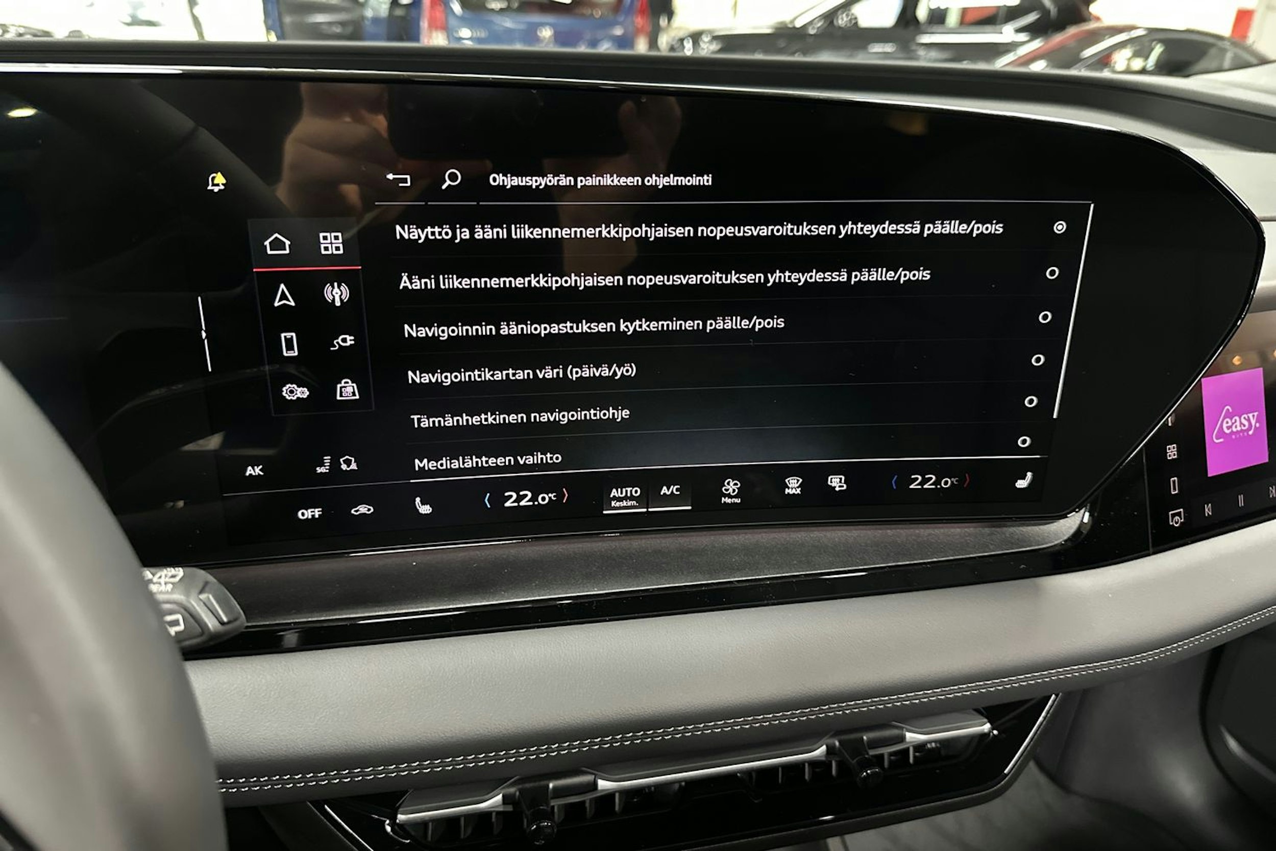 harmaa Audi Q6 e-tron 2026 kuva 20.