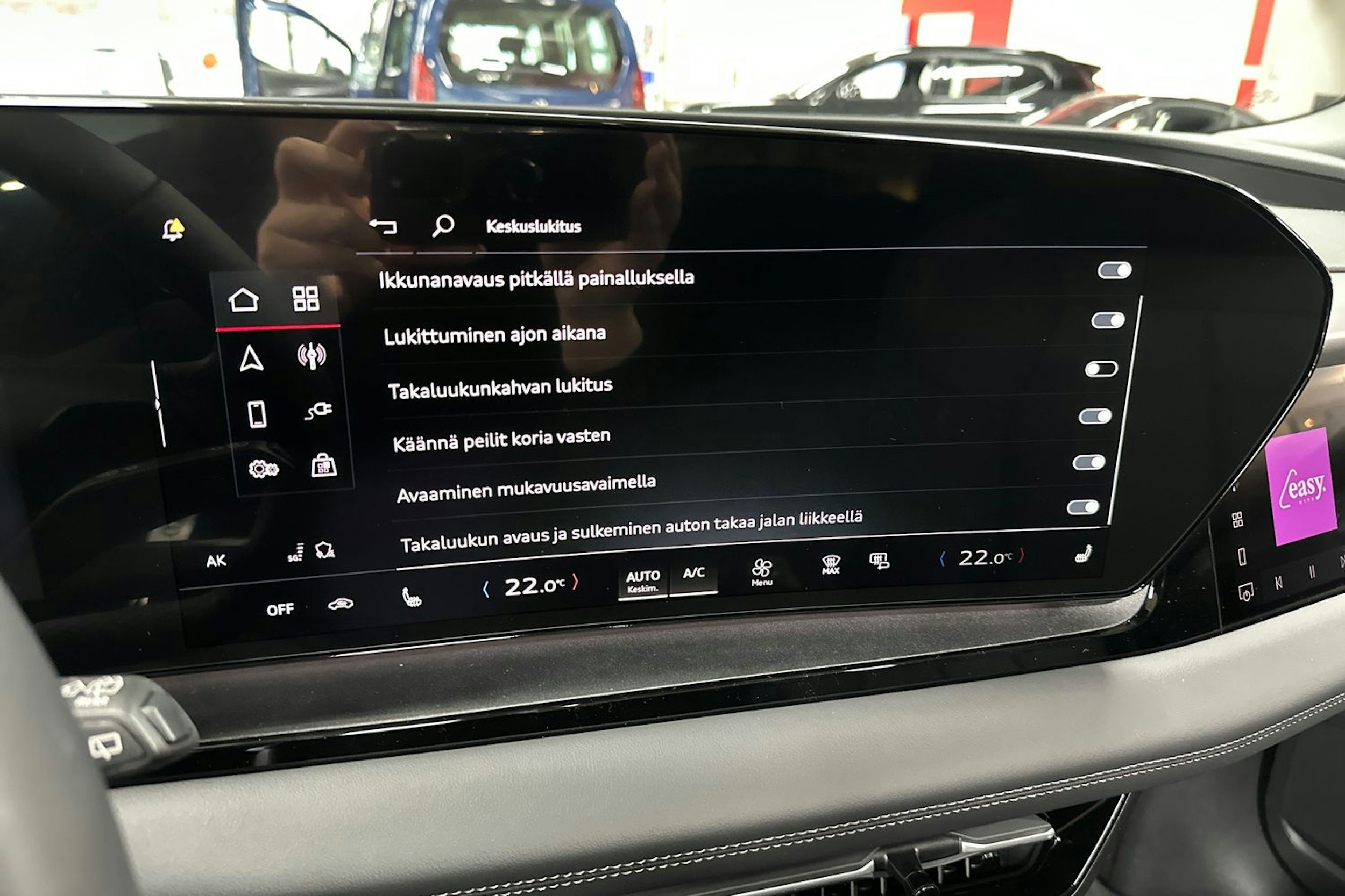 harmaa Audi Q6 e-tron 2026 kuva 21.