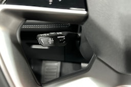 harmaa Audi Q6 e-tron 2026 kuva 25.