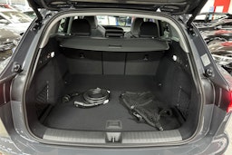 harmaa Audi Q6 e-tron 2026 kuva 28.