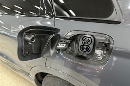 harmaa Audi Q6 e-tron 2026 kuva 32.