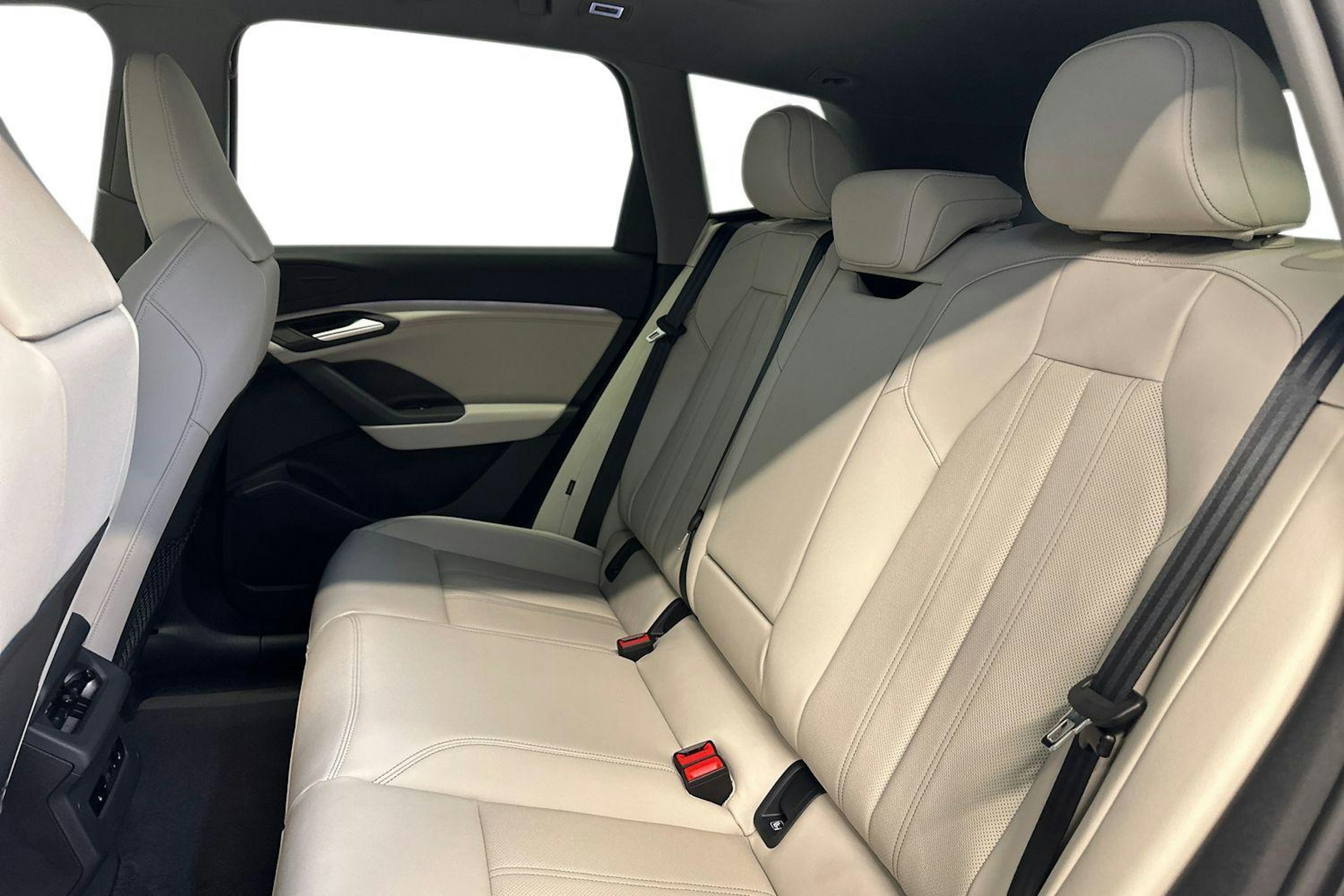 mythos musta Audi Q6 e-tron 2026 kuva 4.