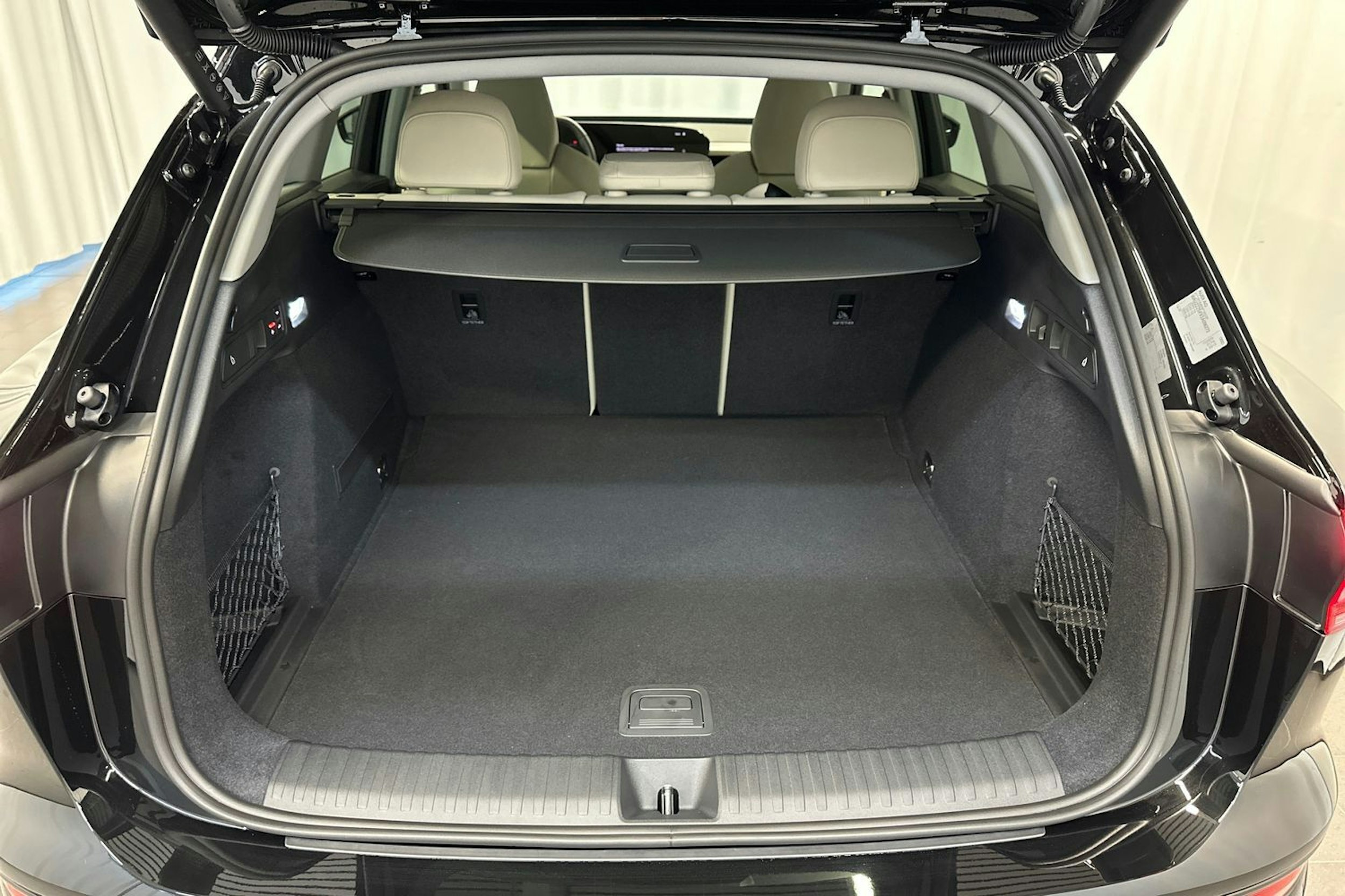 mythos musta Audi Q6 e-tron 2026 kuva 5.