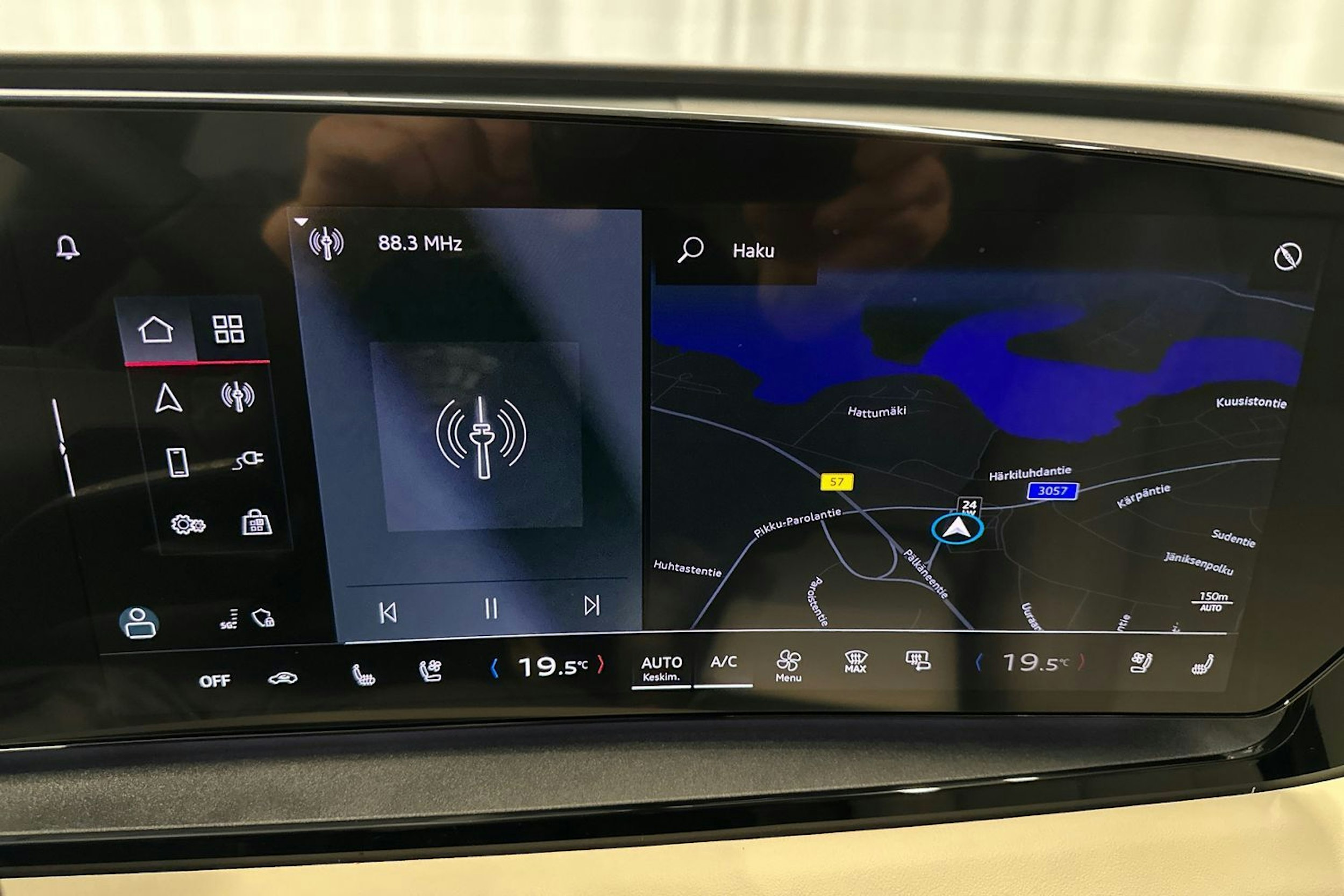 mythos musta Audi Q6 e-tron 2026 kuva 14.