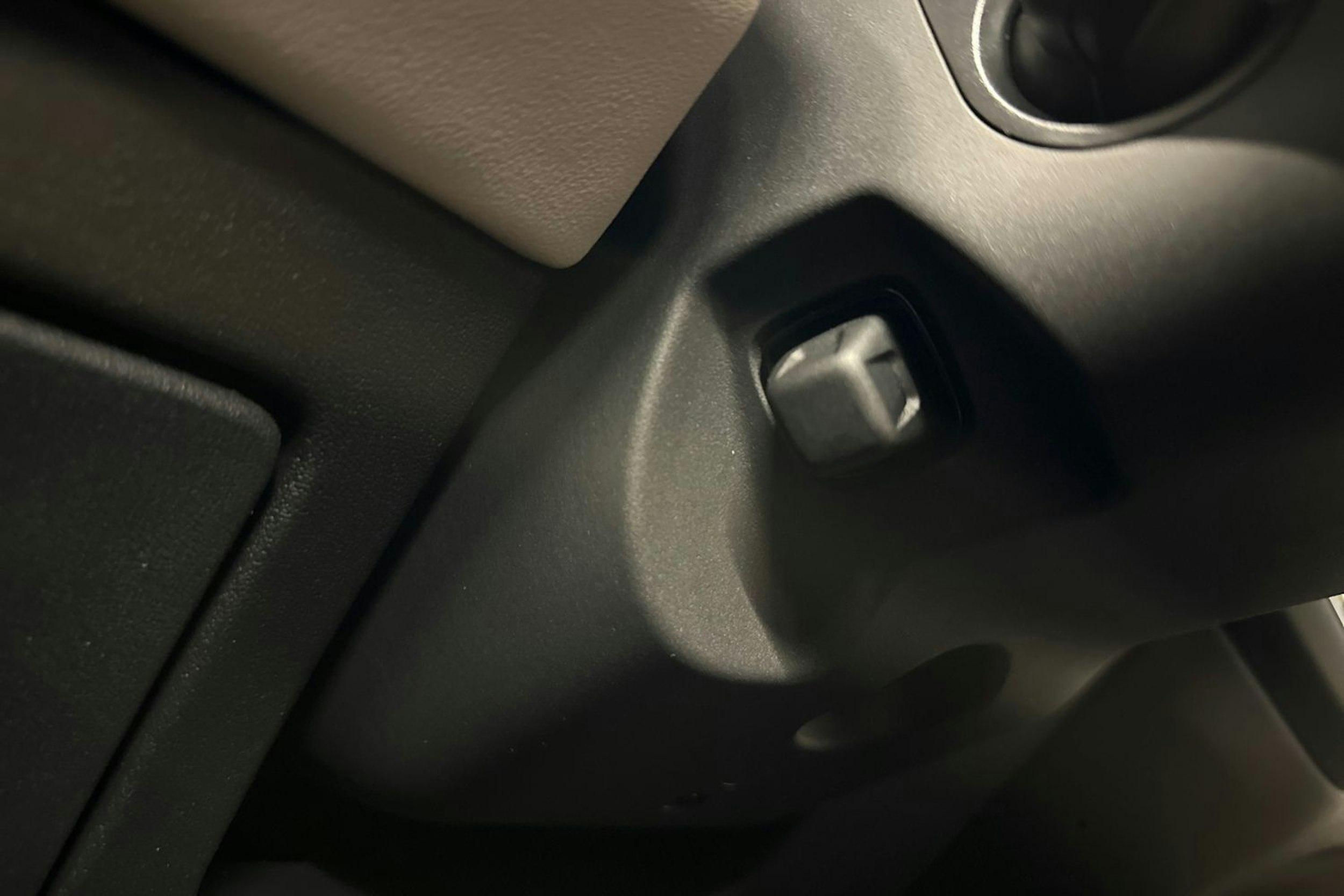 mythos musta Audi Q6 e-tron 2026 kuva 19.