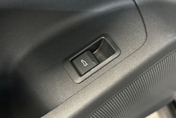 mythos musta Audi Q6 e-tron 2026 kuva 24.