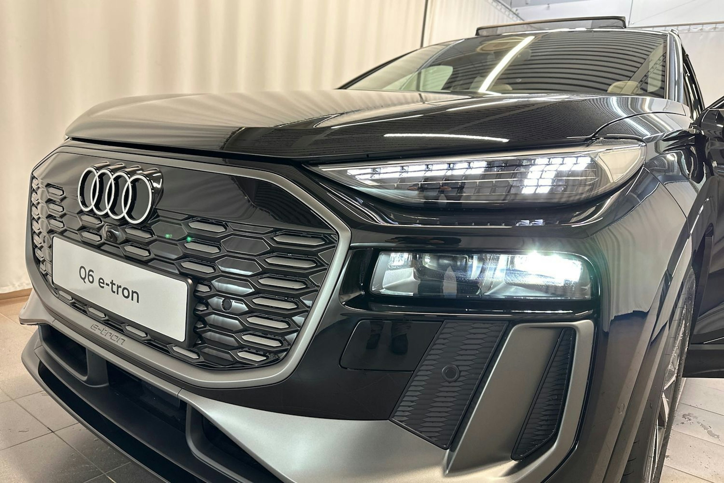 mythos musta Audi Q6 e-tron 2026 kuva 30.