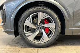 daytona harmaa Audi Q6 e-tron 2026 kuva 10.