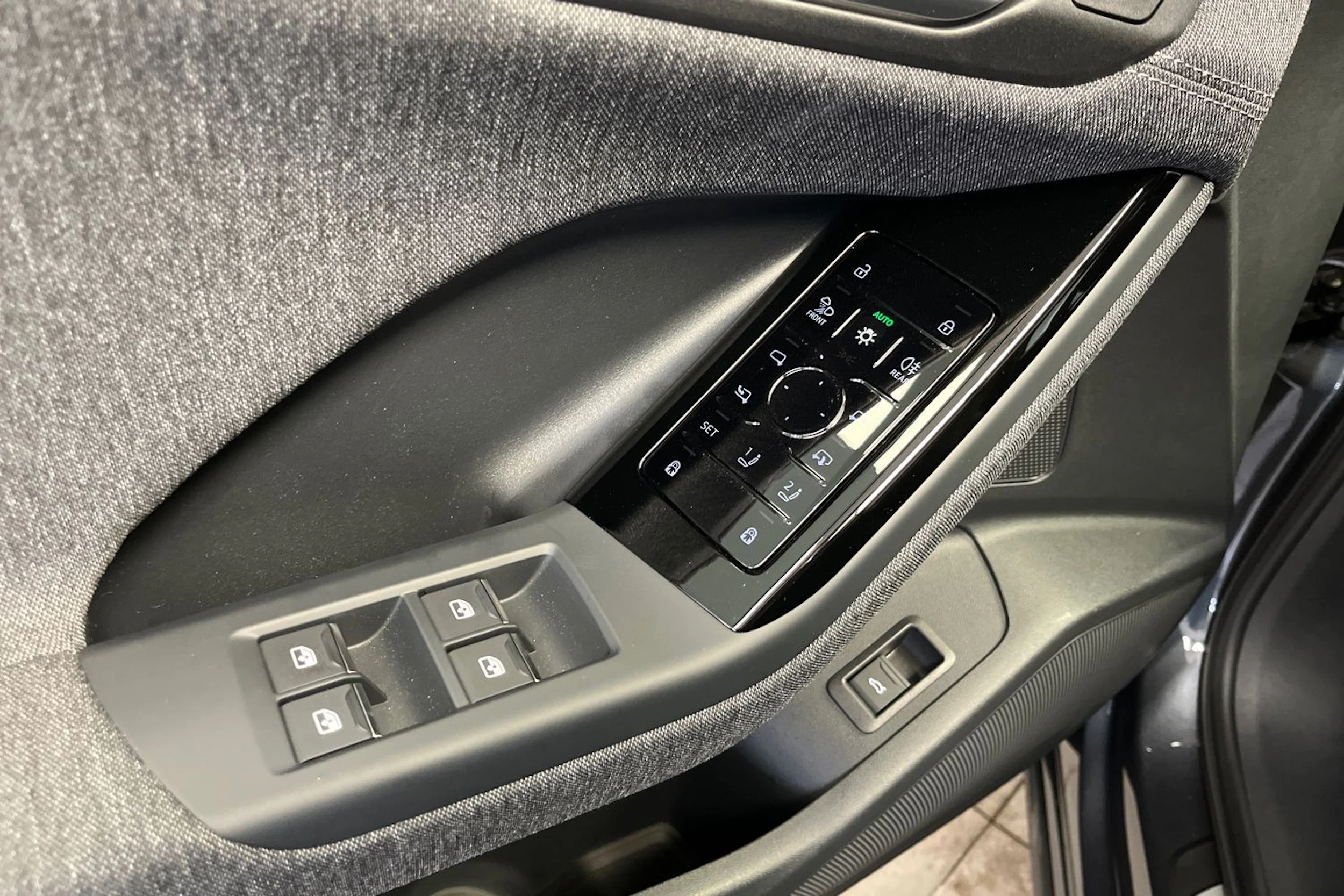 daytona harmaa Audi Q6 e-tron 2026 kuva 16.