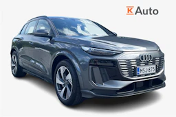 harmaa Audi Q6 e-tron 2026 kuva 1.
